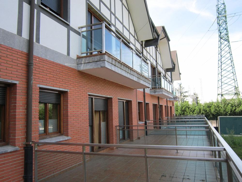 Euba Hotel Amorebieta-Etxano Exterior photo