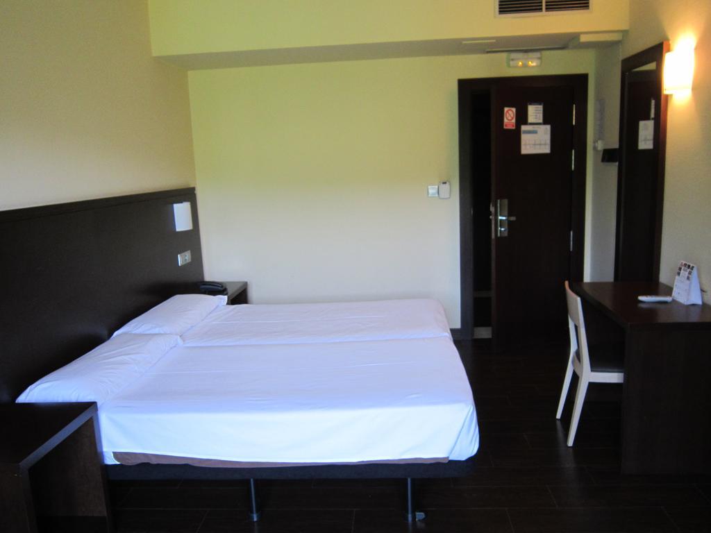 Euba Hotel Amorebieta-Etxano Exterior photo